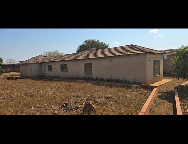 4 BEDROOM HOUSE FOR SALE IN TSHIKONELO